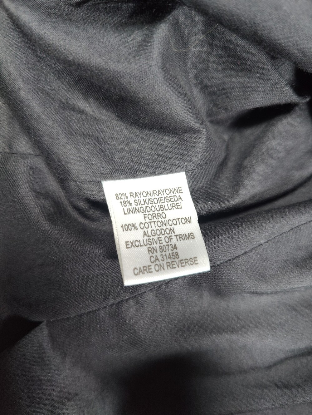 NWT BCBGMAXAZRIA Women's Black Velvet Silk Blend Cropped Blazer Sz M Retail 238$ - Picture 3 of 9
